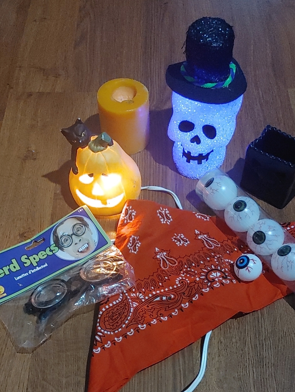 ✅$8 Add On Halloween Party Decoration Set - Orange Pumpkin & Glowing Skull